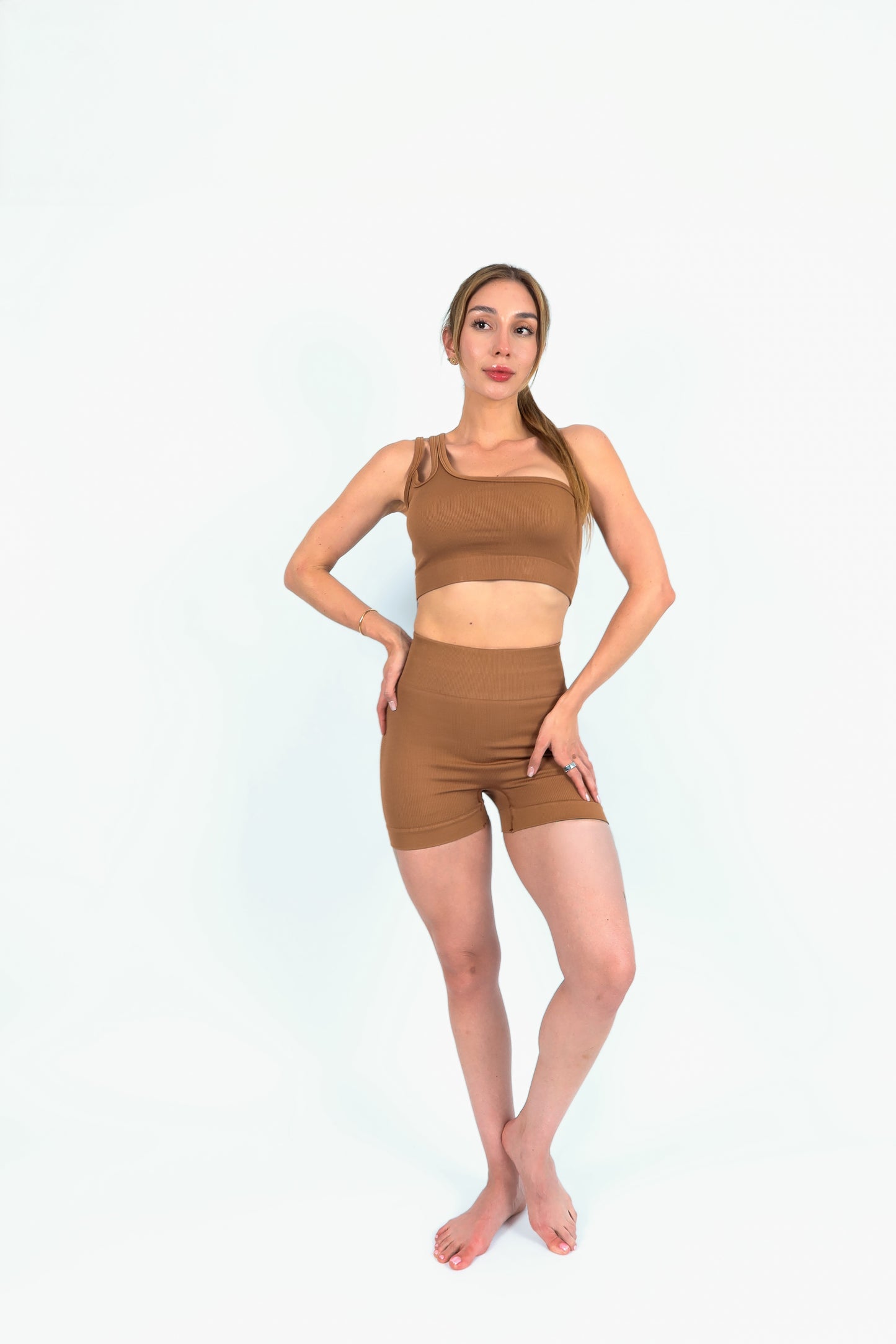 Outline Caramel